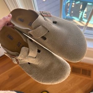 Taupe Suede Boston Birkenstock’s size 41 (10)